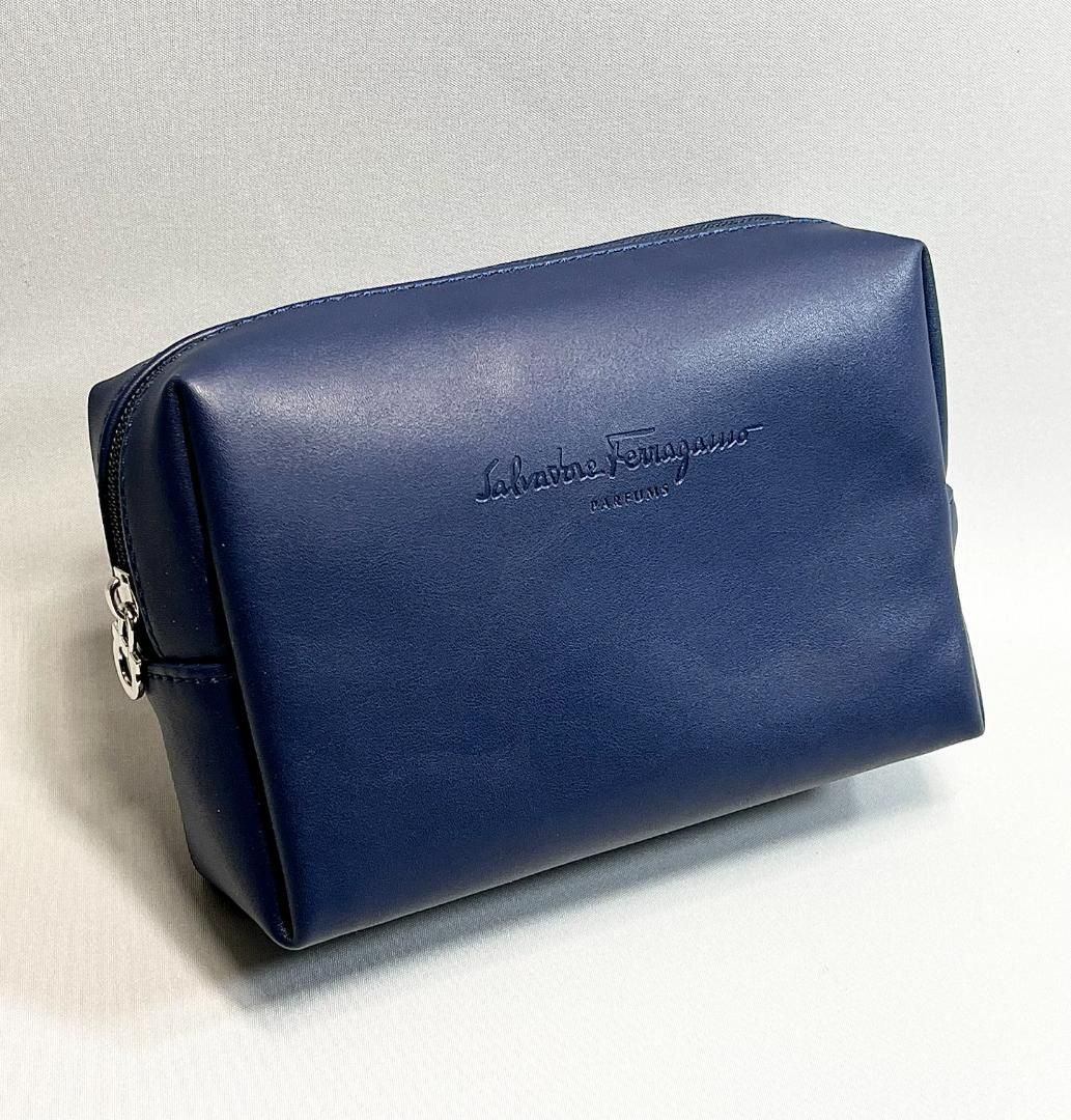 0235 Salvadore Ferragamo կոսմետիկ պայուսակ