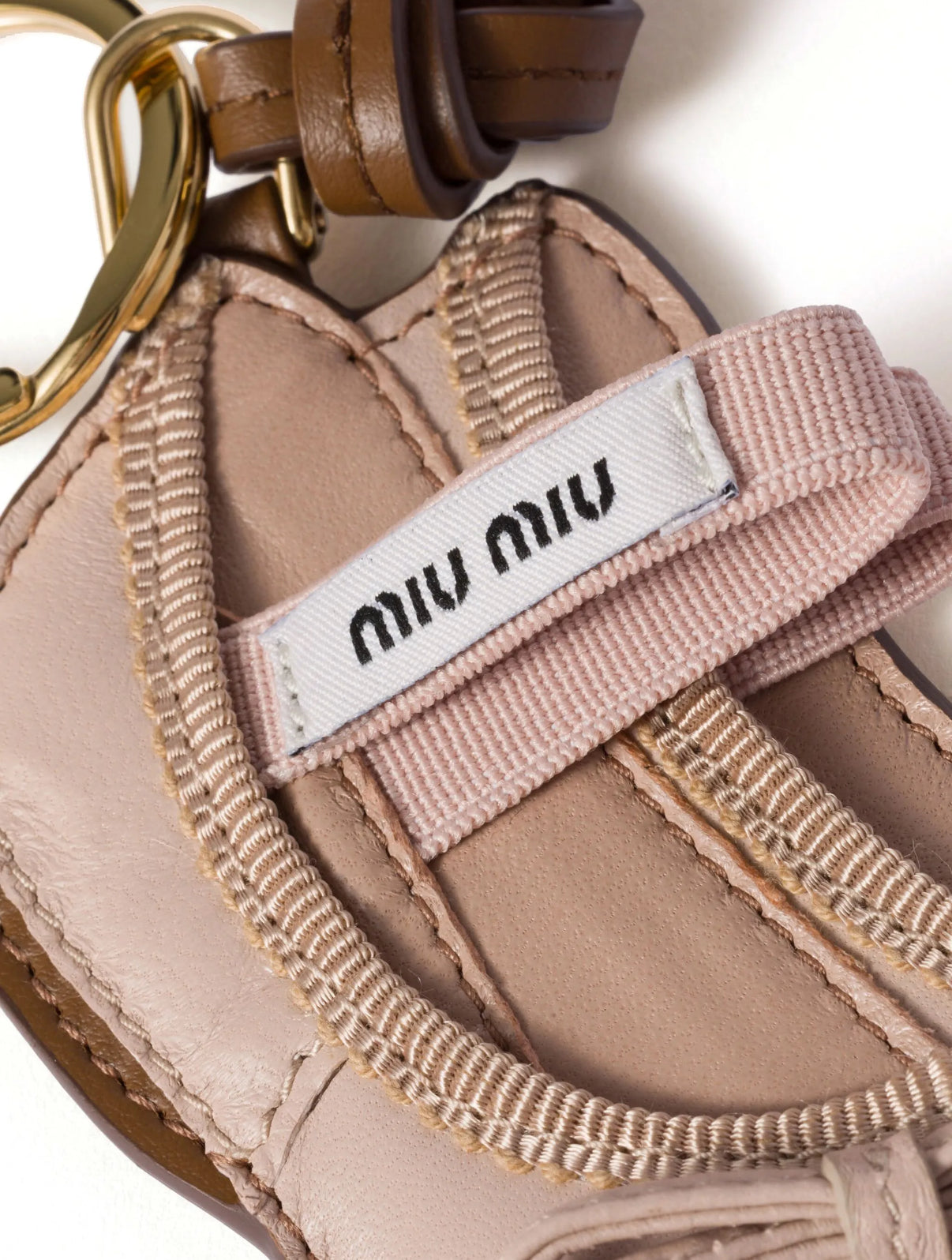 0623 MIU MIU կախազաէդ