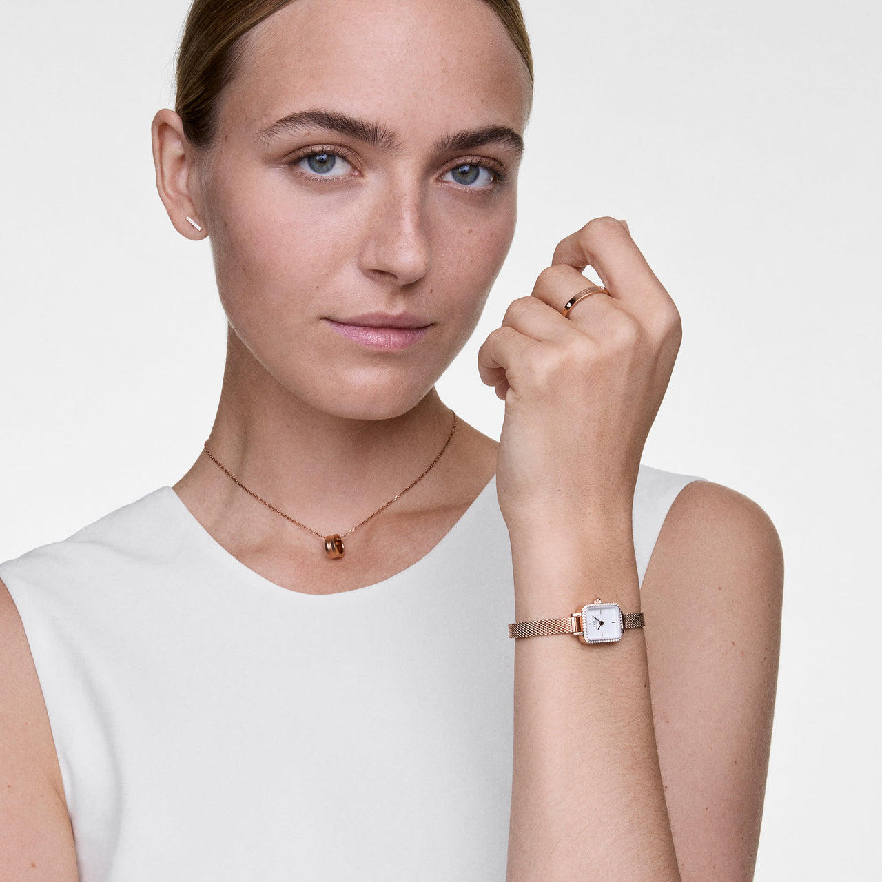 0787 Daniel Wellington վզնոց
