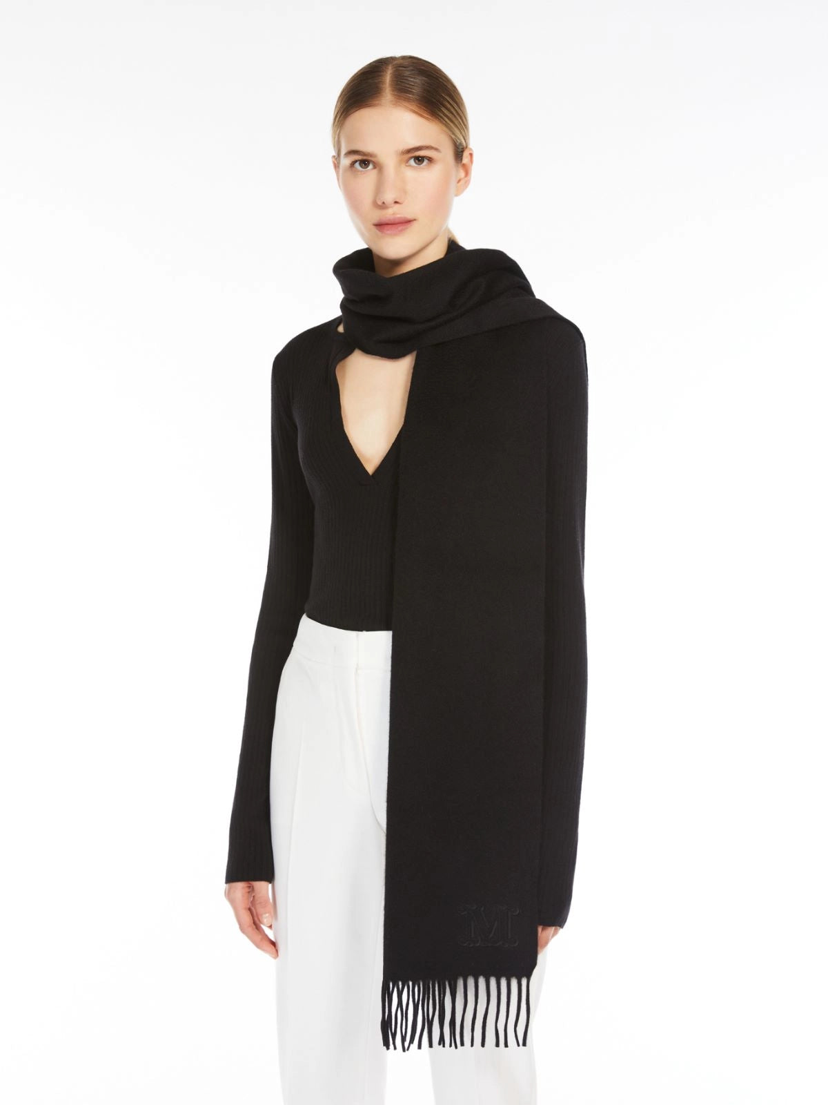 1309 MaxMara վզկապ