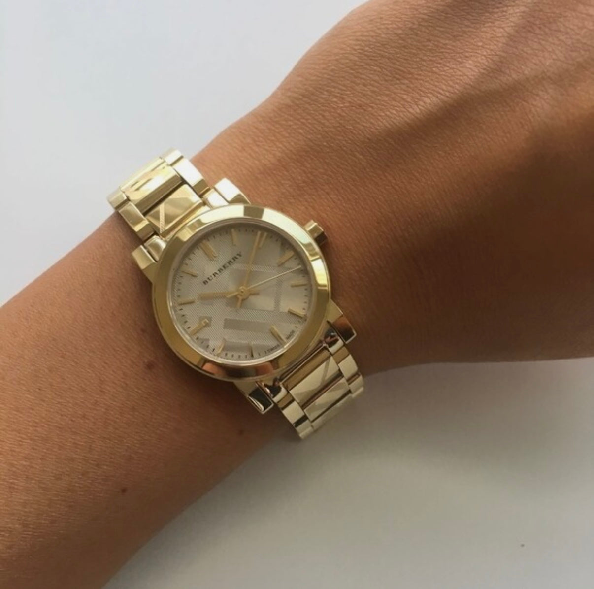 0085 Burberry ժամացույց 26mm