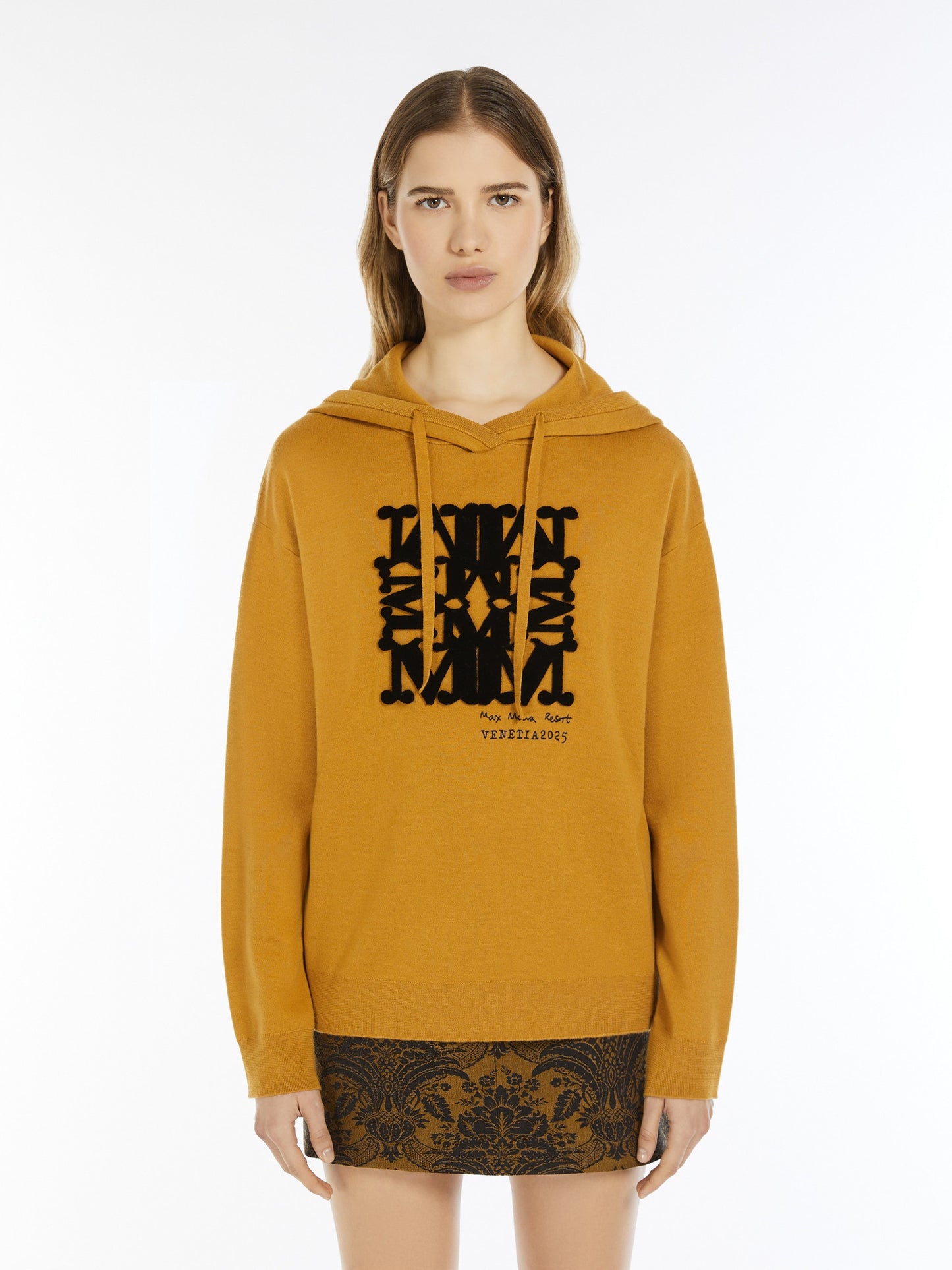 1152 MaxMara սպորտային բլուզ