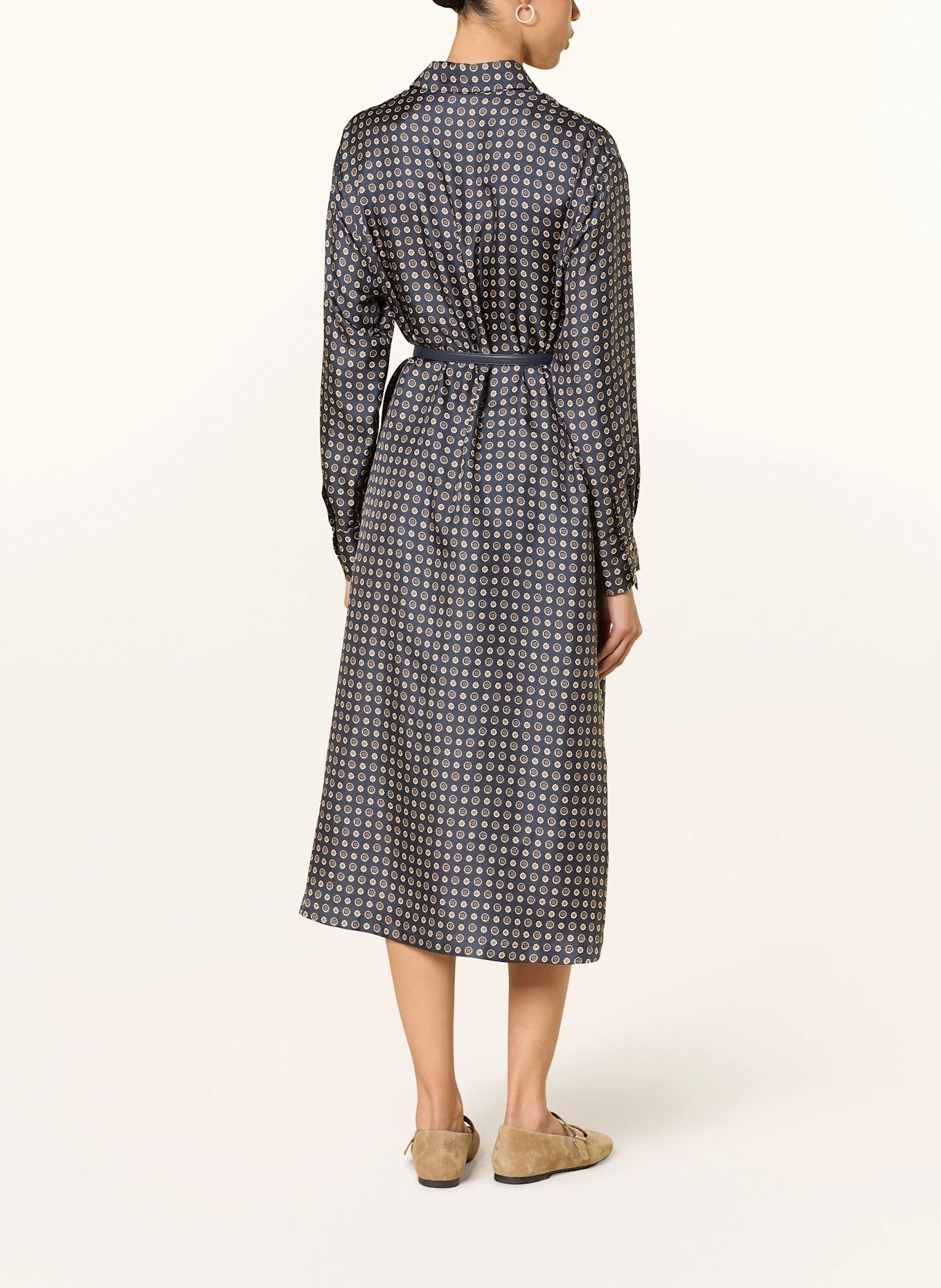 1202 MaxMara երկարաթև ատլասից զգեստ