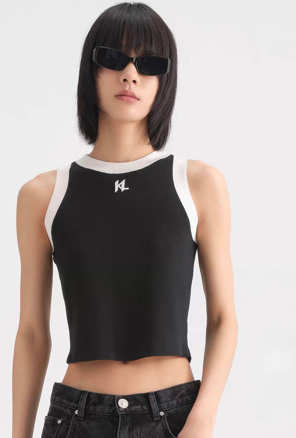 1008 Karl Lagerfeld անթև բլուզ