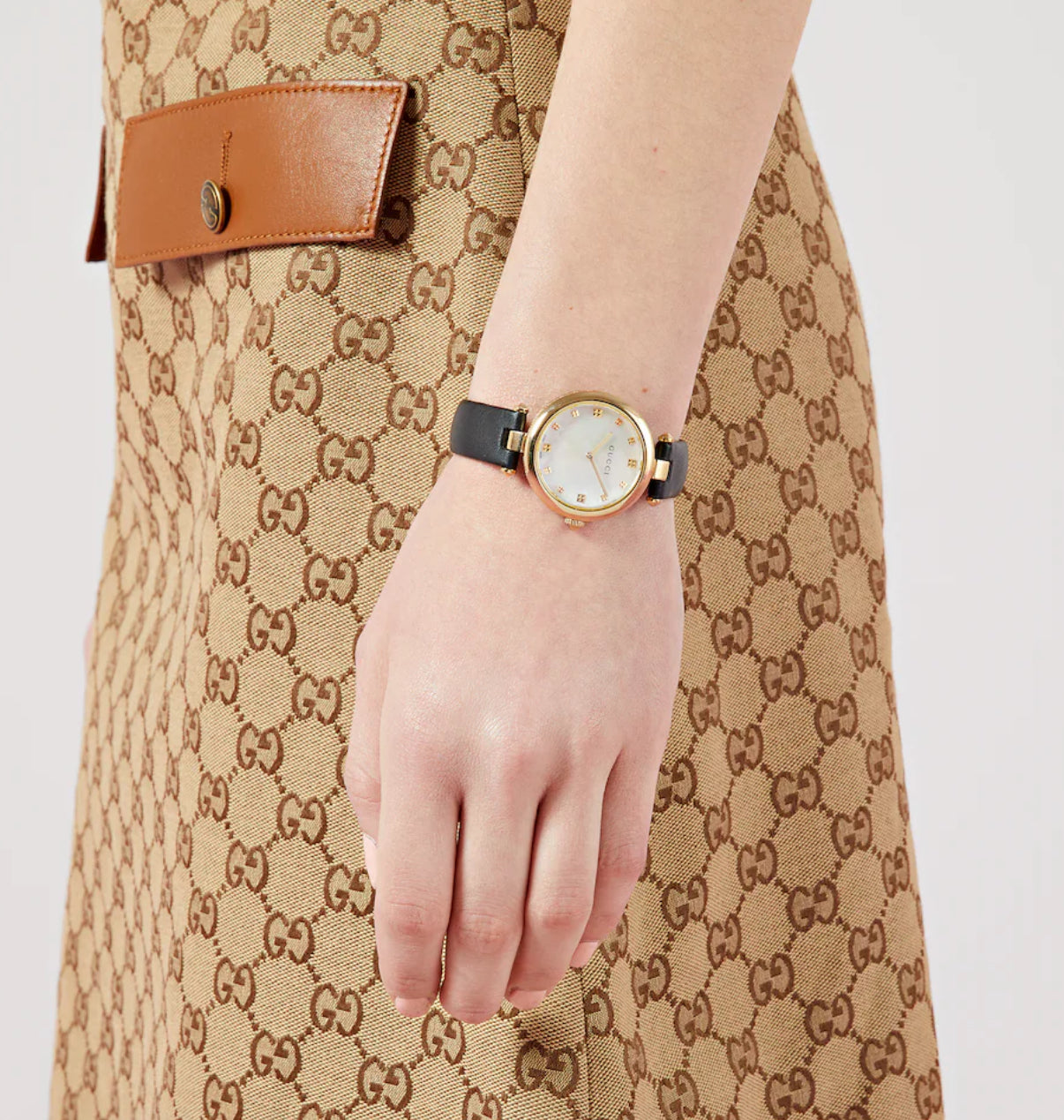 0139 Gucci Ժամացույց