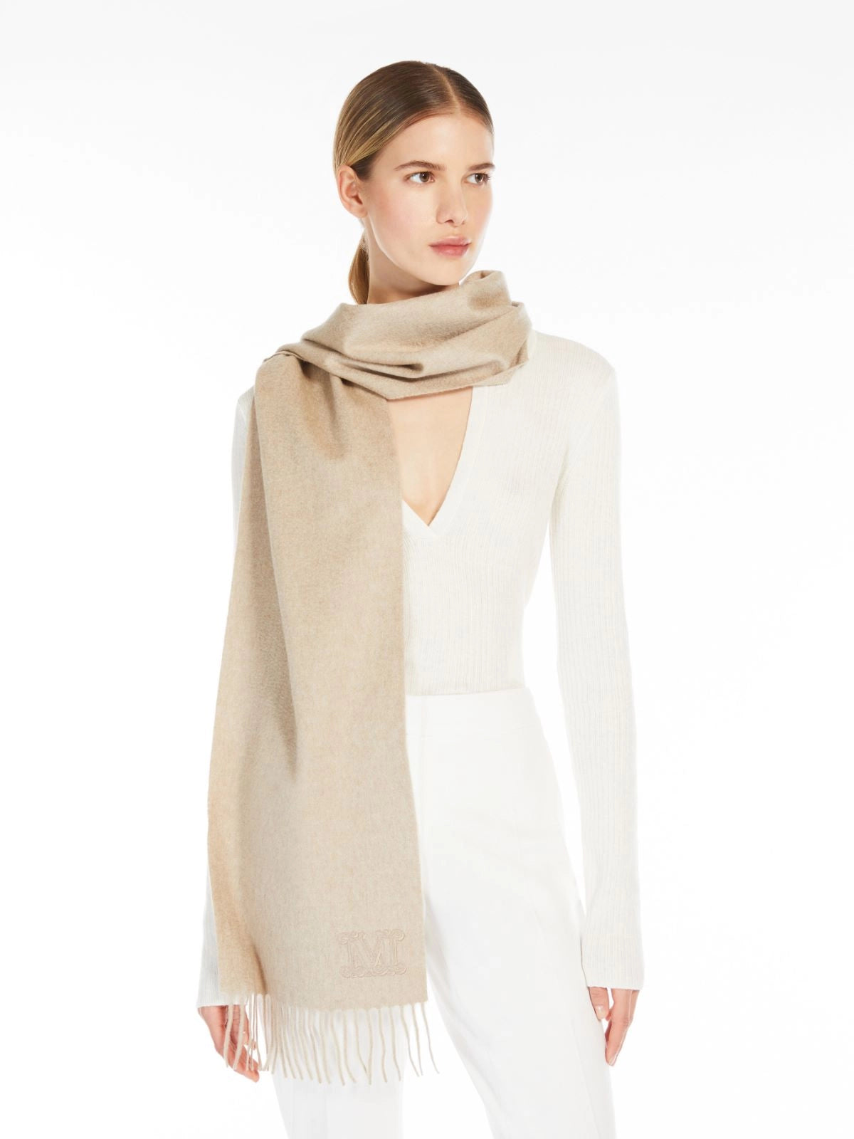 1309 MaxMara վզկապ