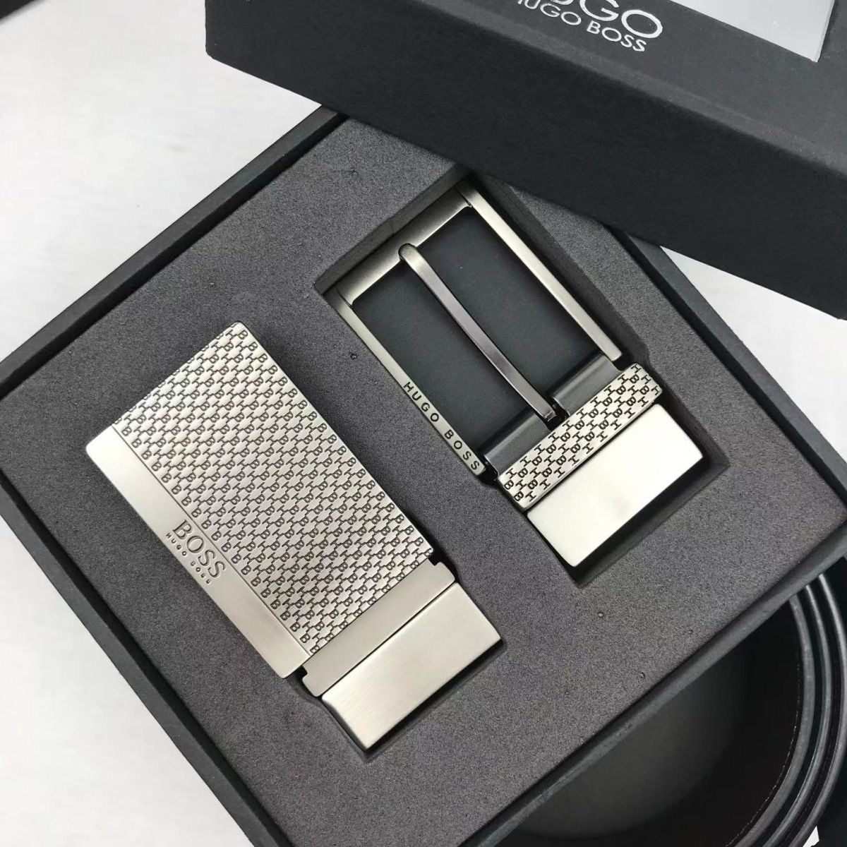 0428 Hugo Boss գոտի երկու գլխիկով