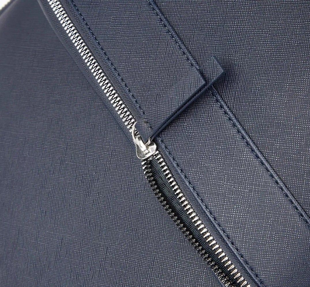 0010 Tommy Hilfiger ռուկզակ