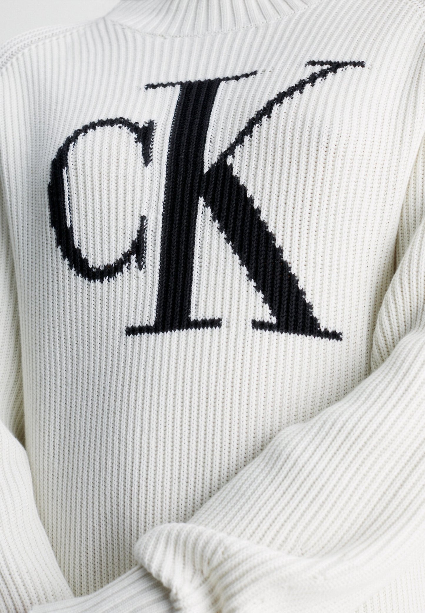 0647 Calvin Klein գործվածքից զգեստ