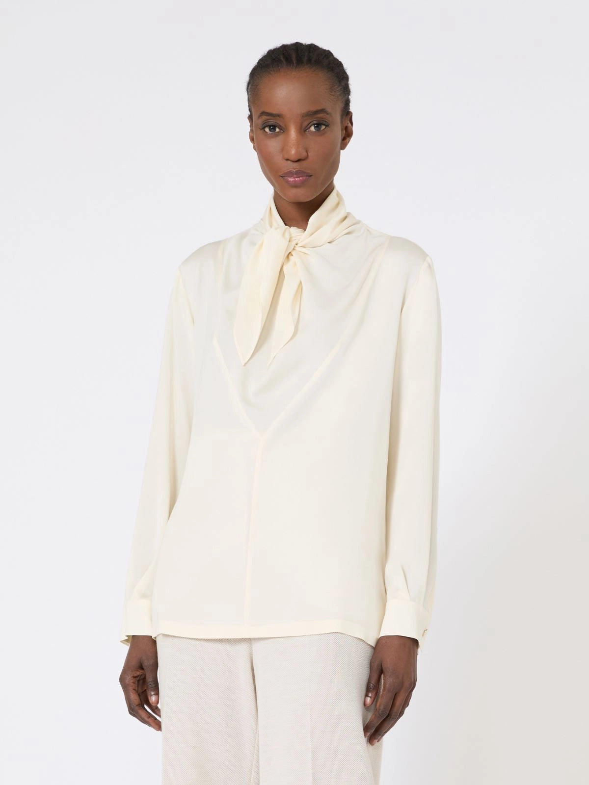 1523 MaxMara երկարաթև մետաքսե բլուզ
