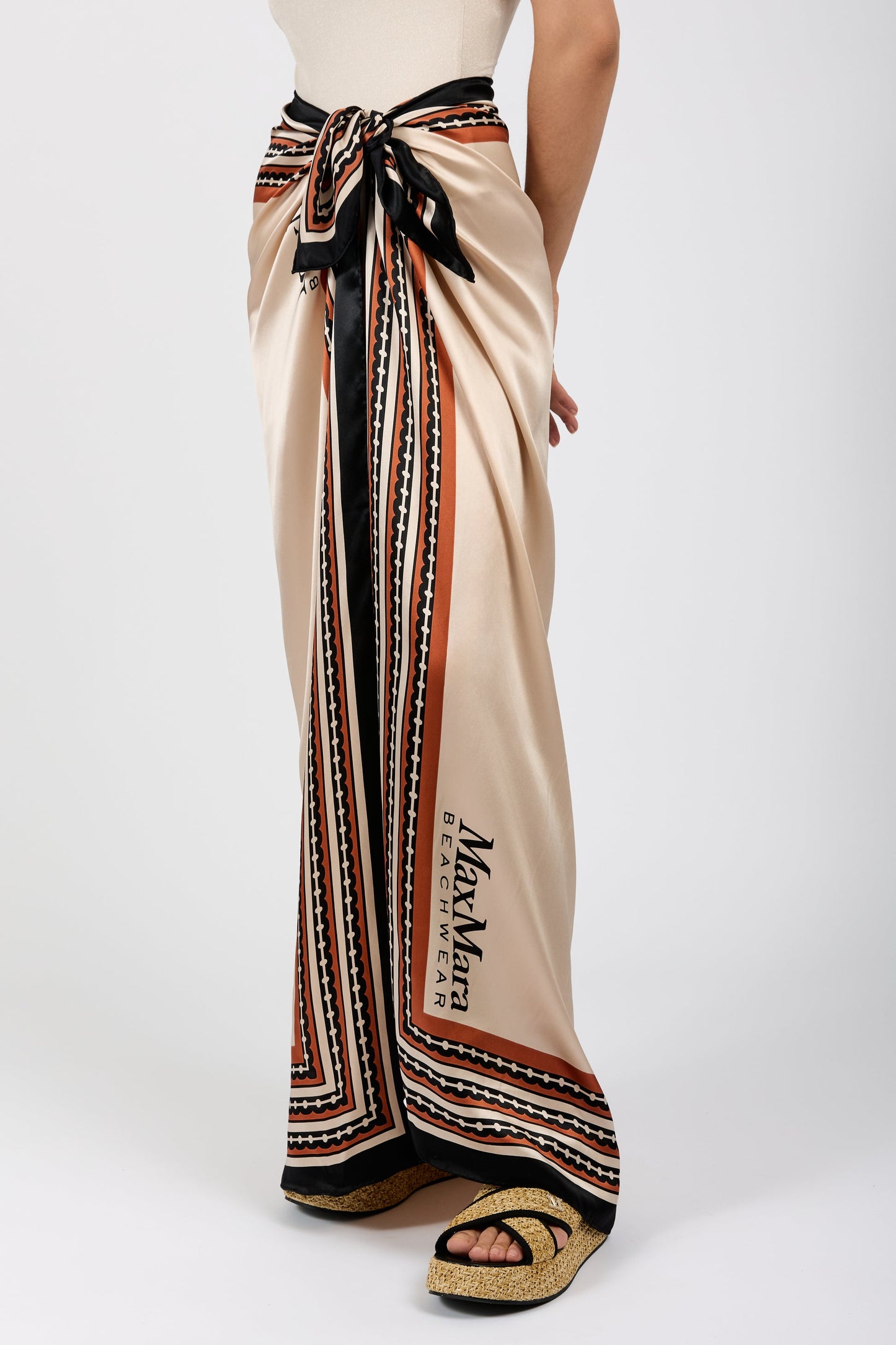 0912 MaxMara լողազգեստի թիկնոց