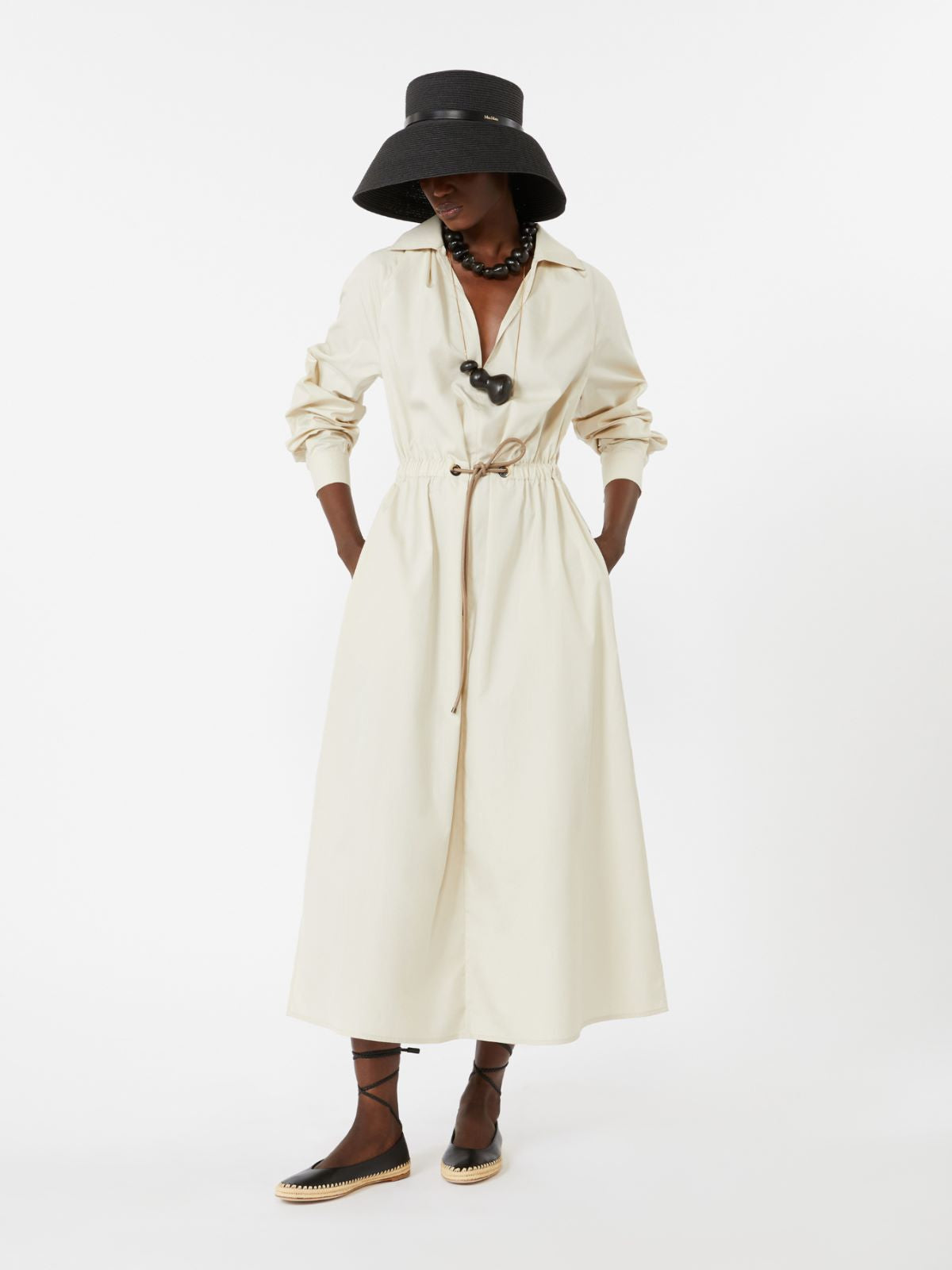 1672 MaxMara երկարաթև զգեստ