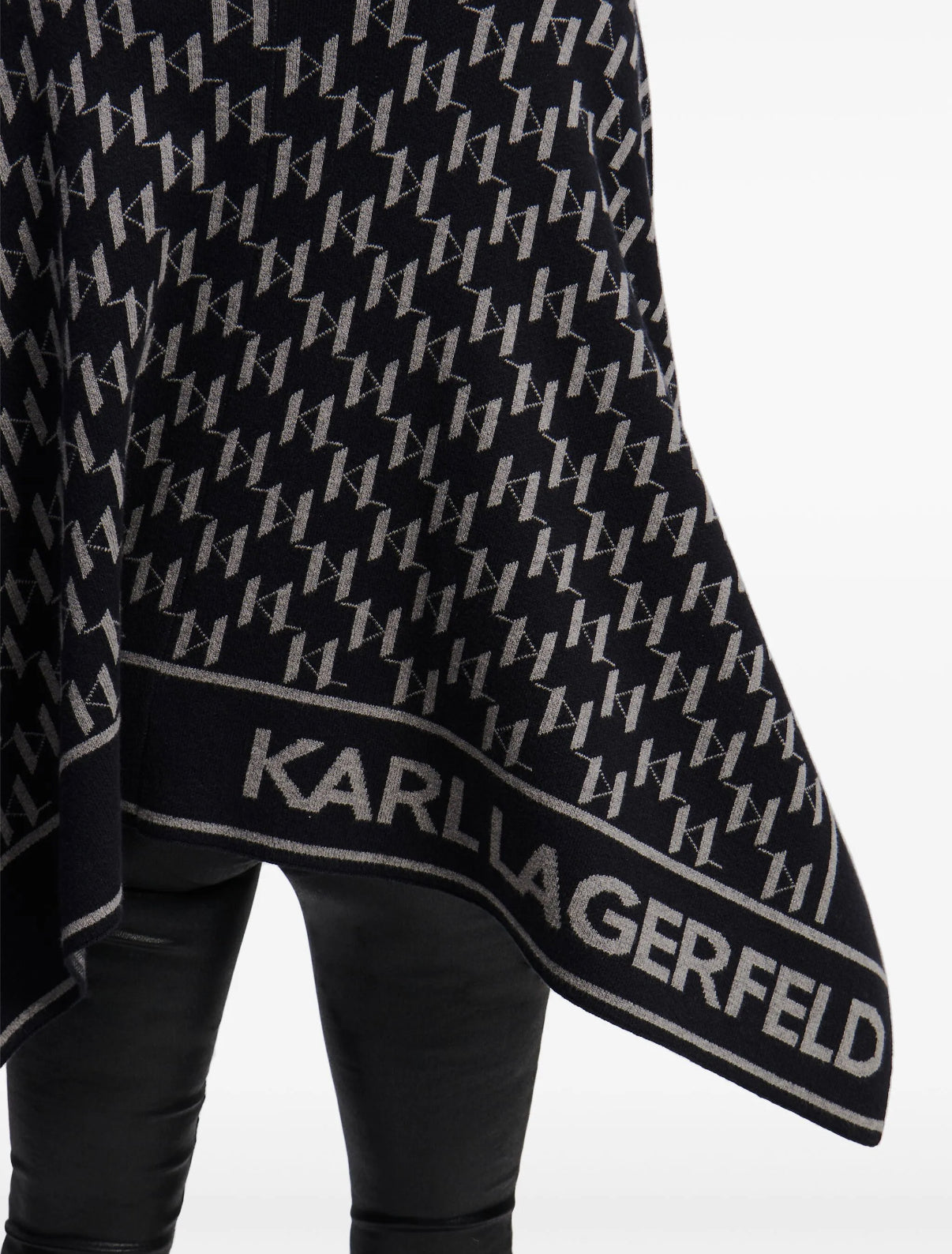 0532 Karl Lagerfeld թիկնոց