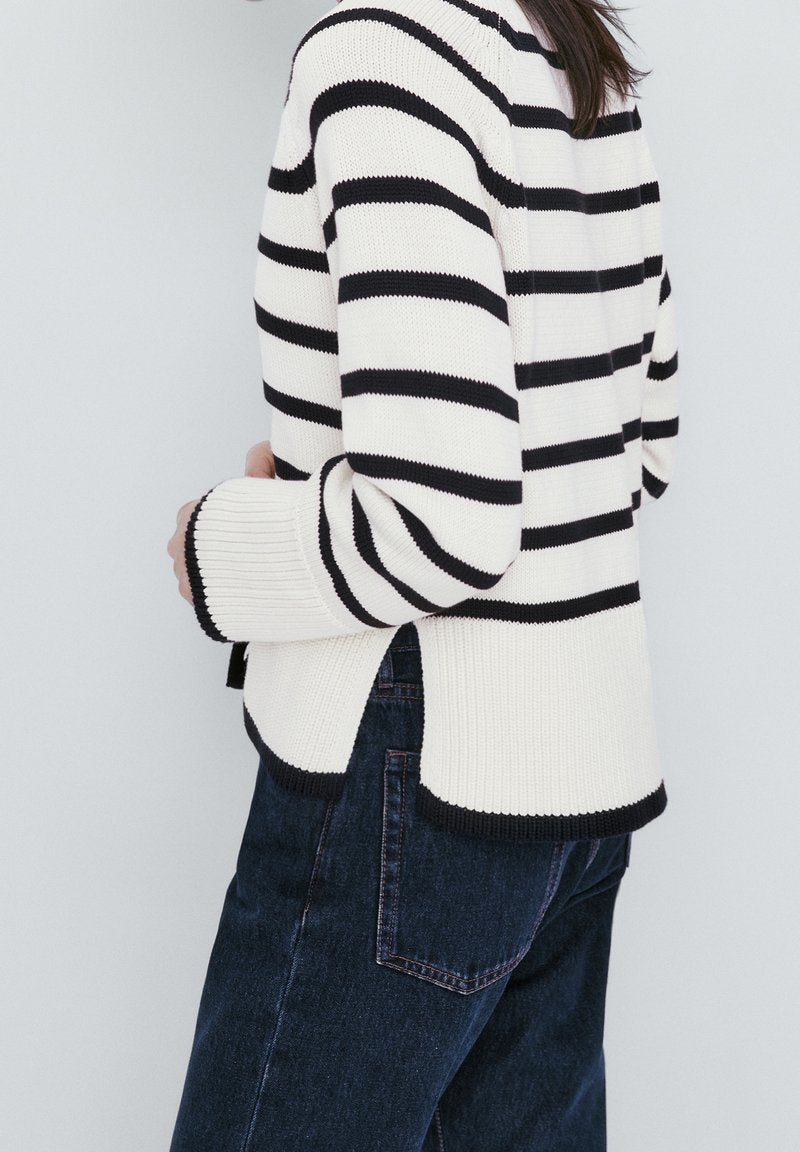 0571 Massimo Dutti ժակետ