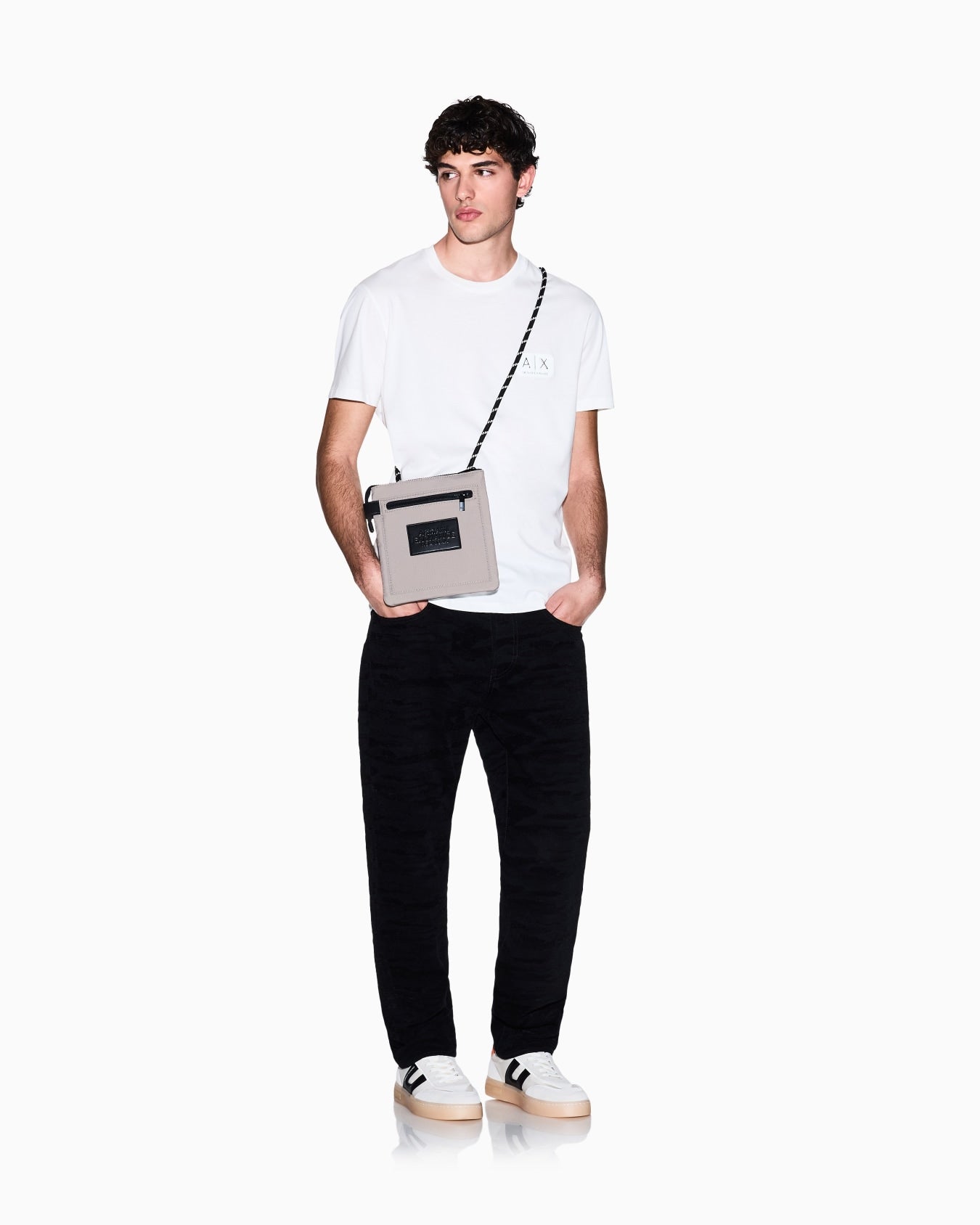 1517 Armani Exchange կարճաթև բլուզ