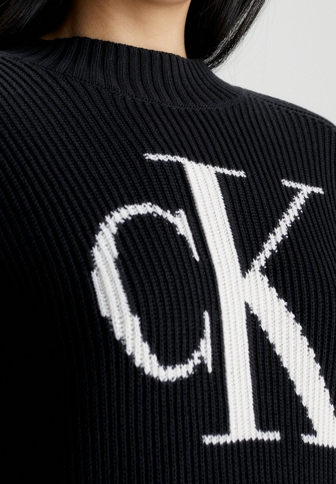 0647 Calvin Klein գործվածքից զգեստ