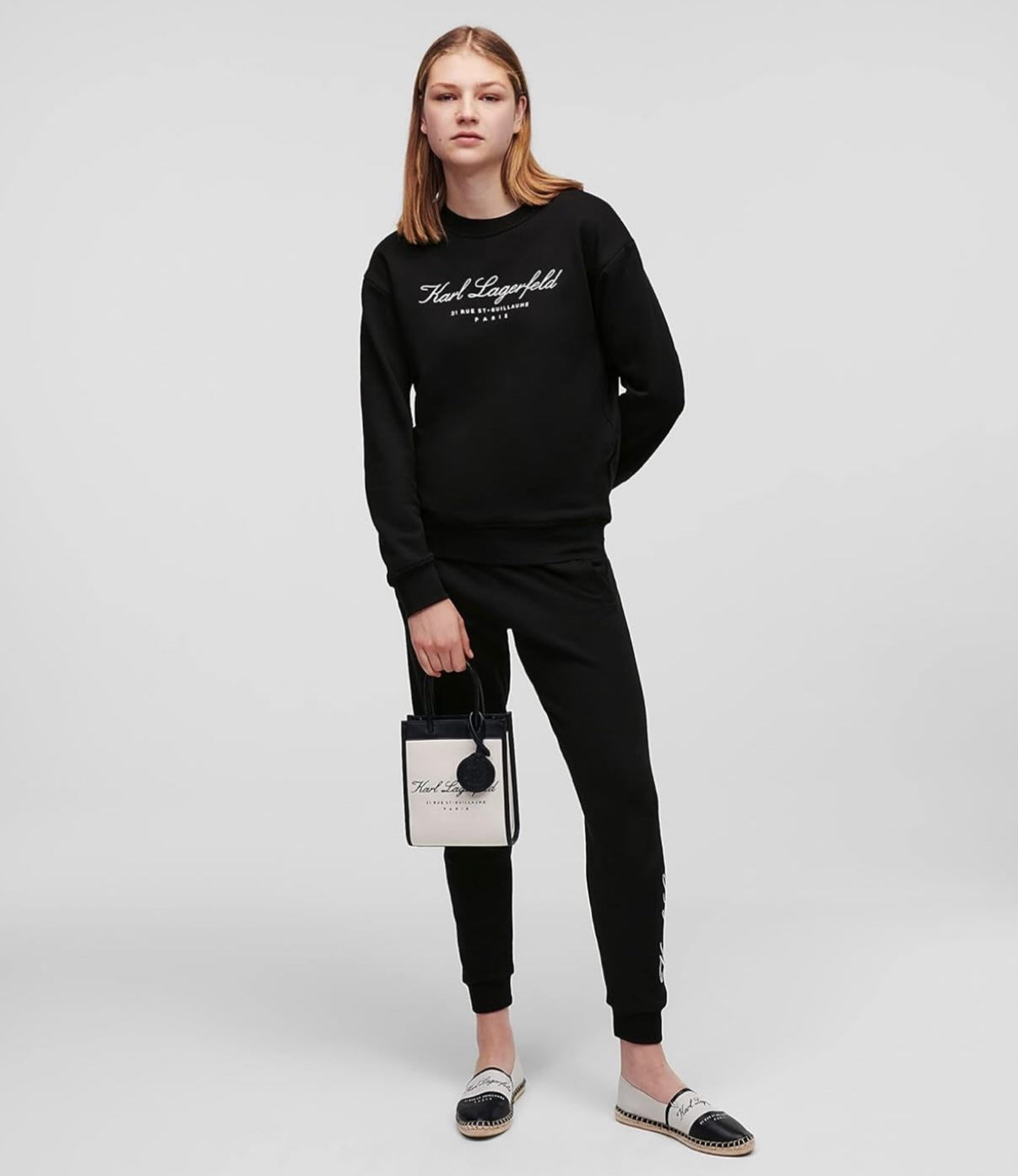 0651 Karl Lagerfeld ապորտային հագուստ
