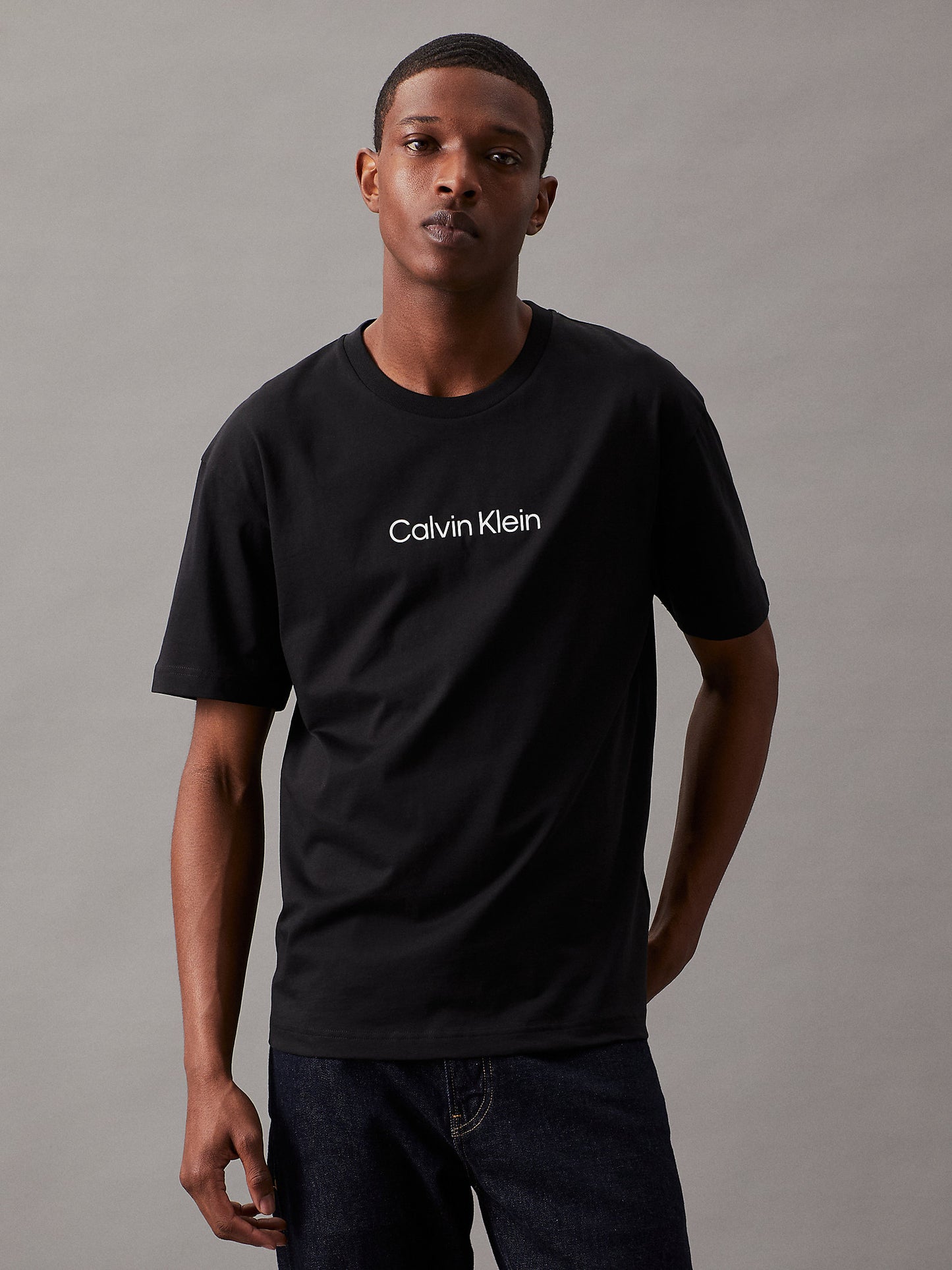 0130 Calvin Klein կարճաթև բլուզ