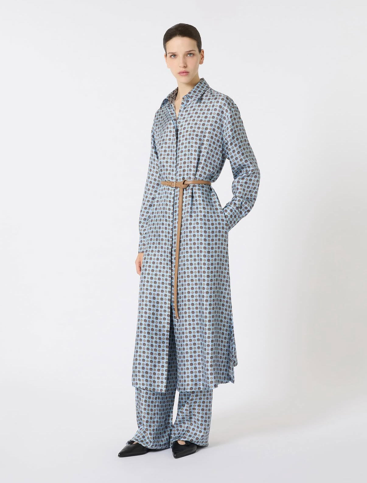 1202 MaxMara երկարաթև ատլասից զգեստ
