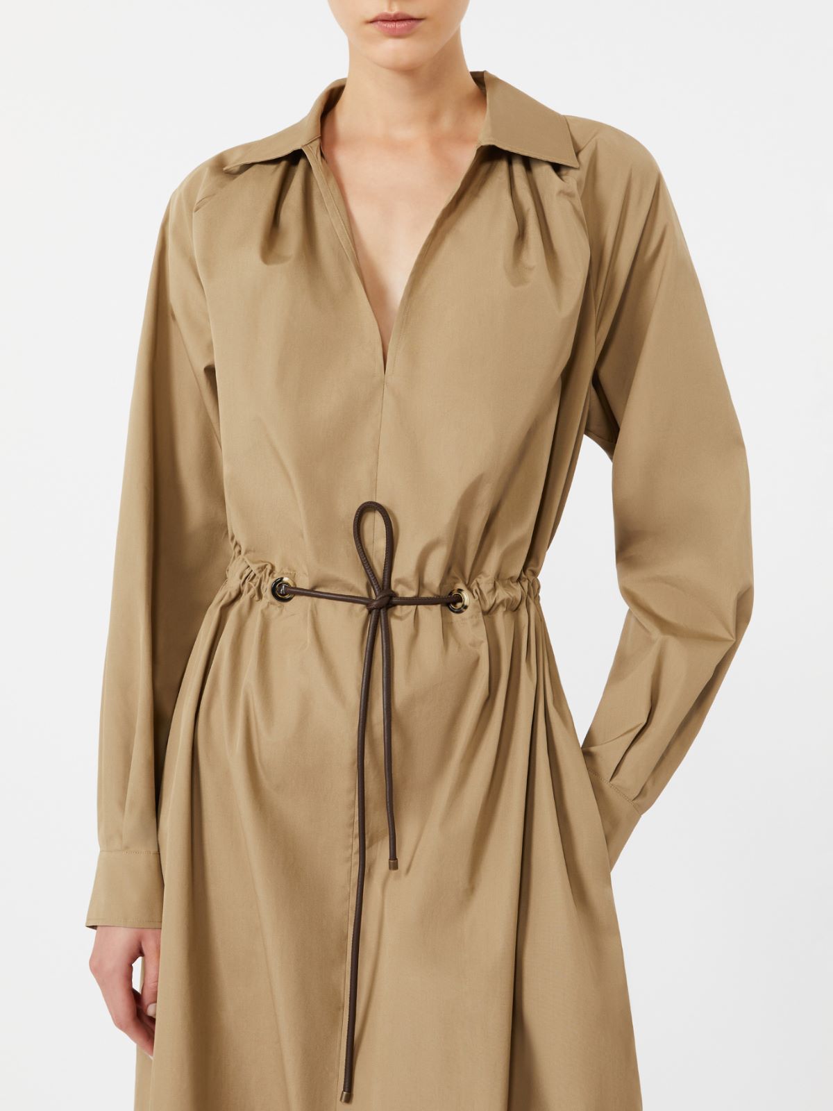 1672 MaxMara երկարաթև զգեստ