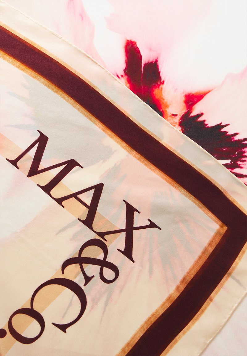 1471 Max&Co վզկապ
