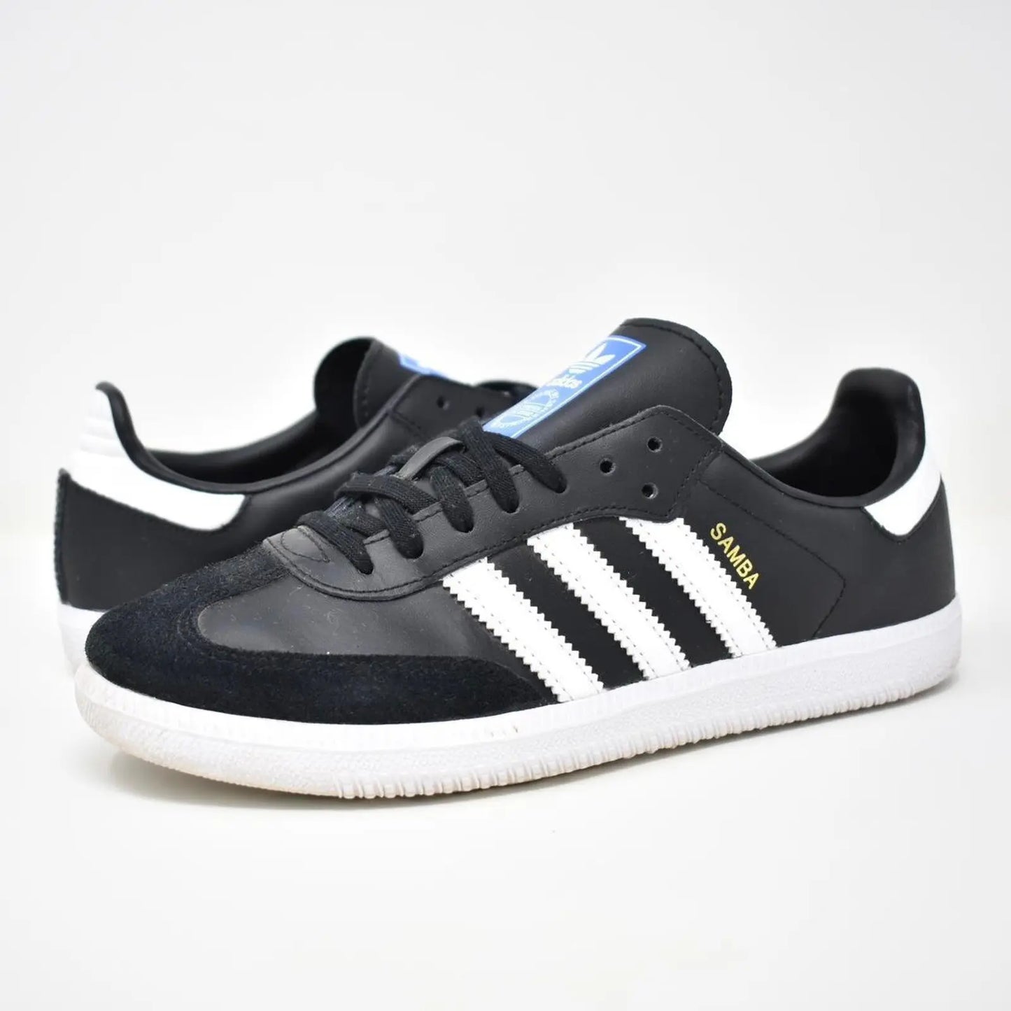 0082 Adidas սպորտային կոշիկ