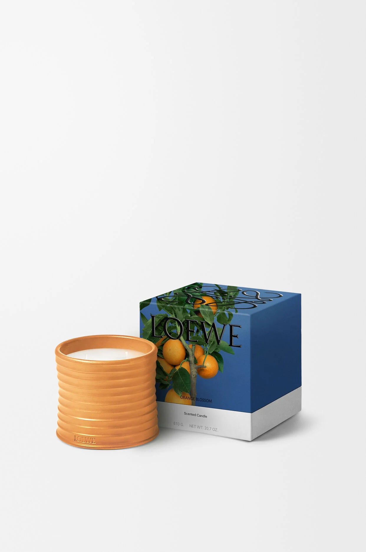 1469 LOEWE հոտավետ մոմ