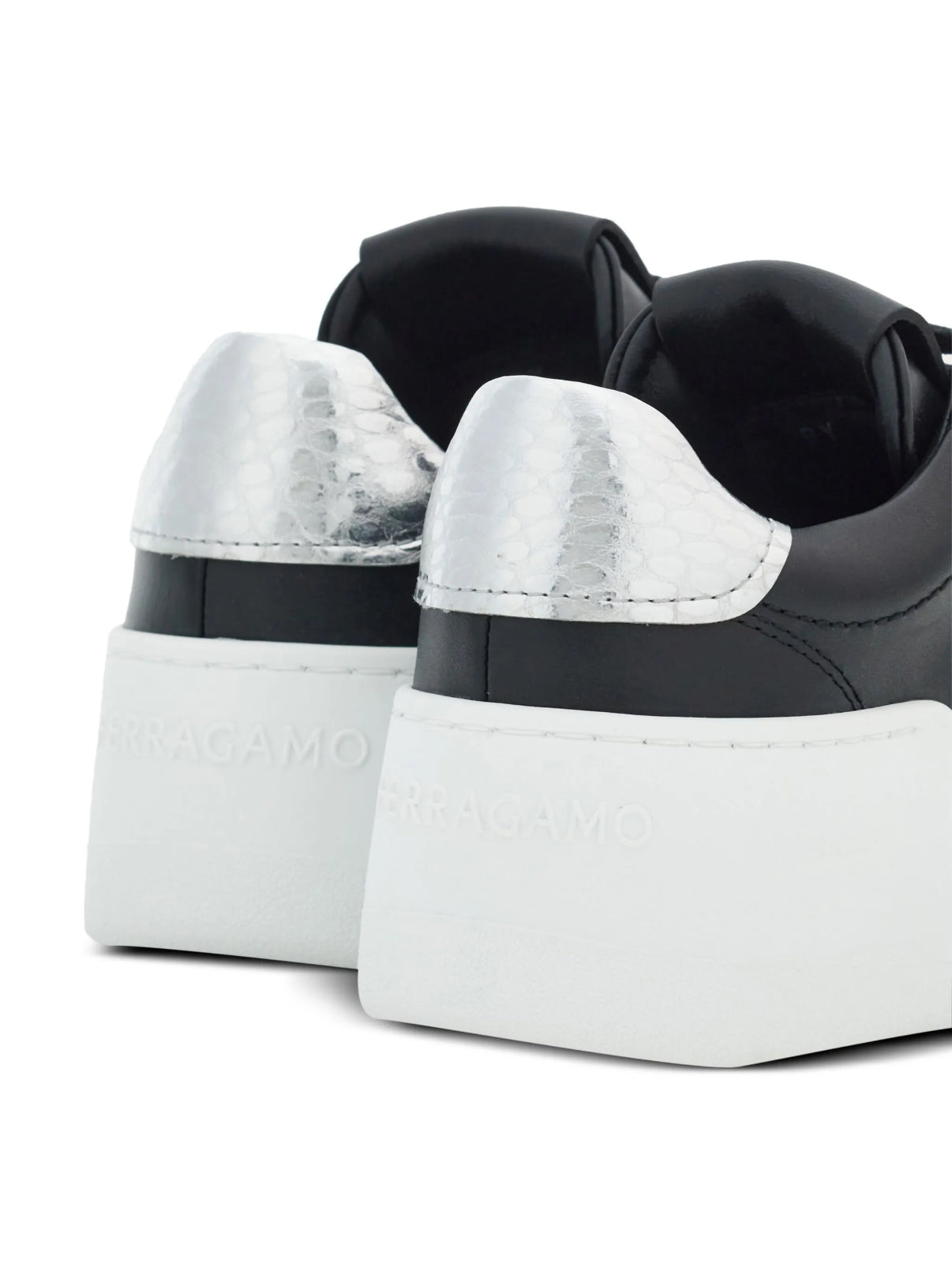 1041 Salvadore Ferragamo սպորտային կոշիկ
