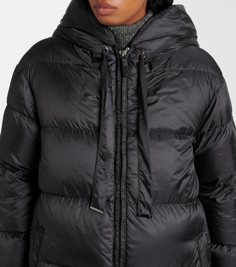 0600 MaxMara ձմեռային վերարկու