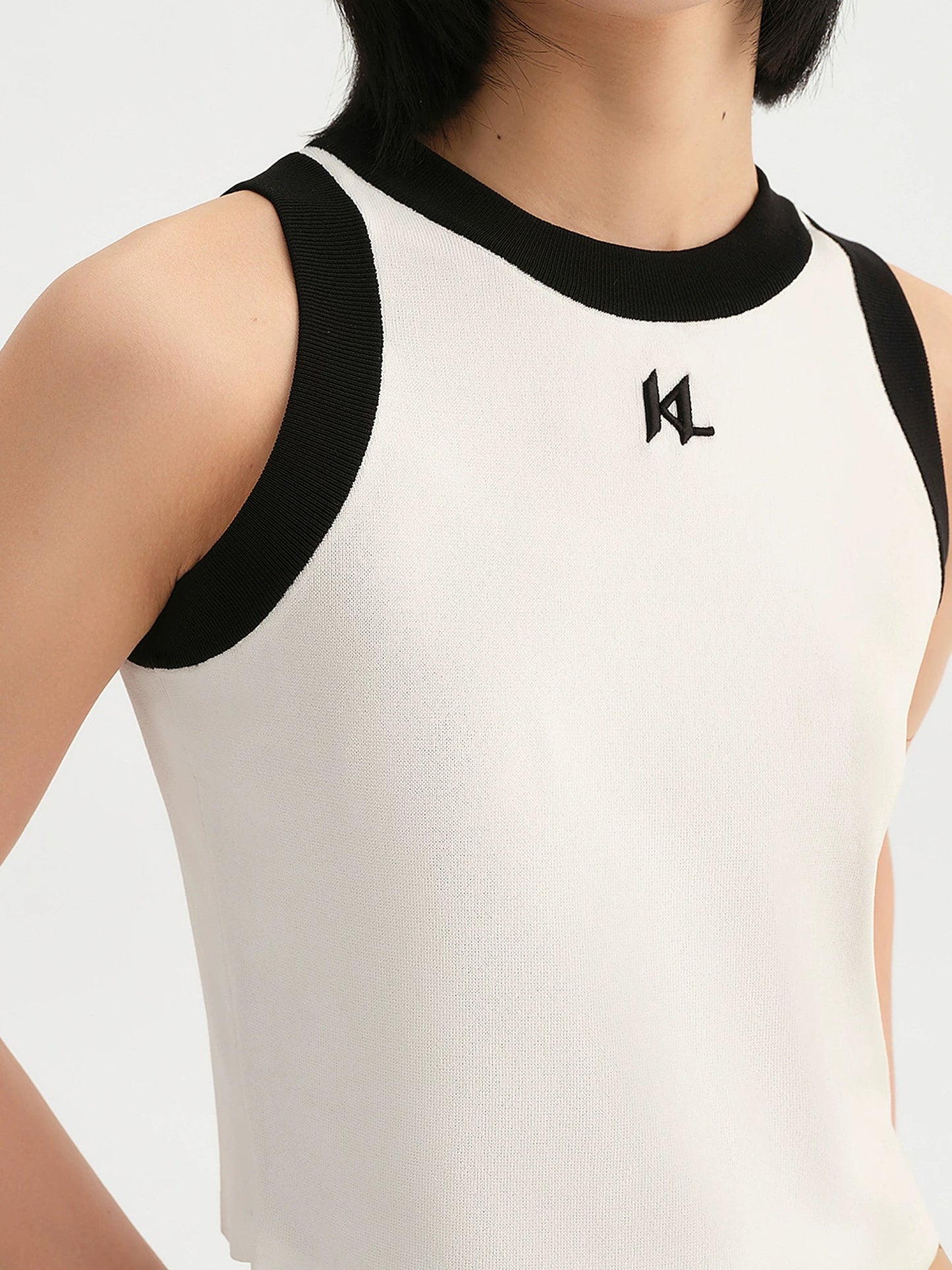 0137 Karl Lagerfeld անթև բլուզ